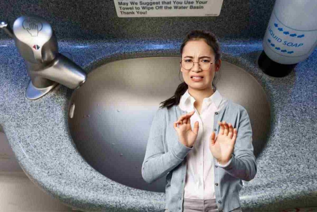 il bagno in cabina in aereo è pulito