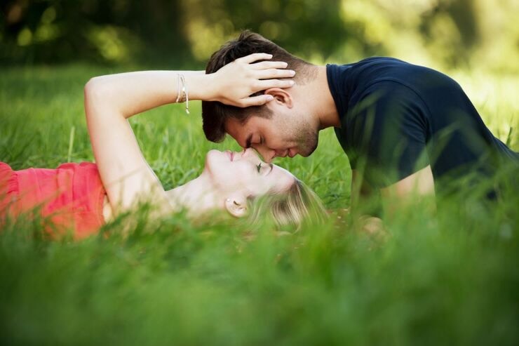 Oroscopo dell'amore: i segni che sono destinati ad innamorarsi follemente nel 2024