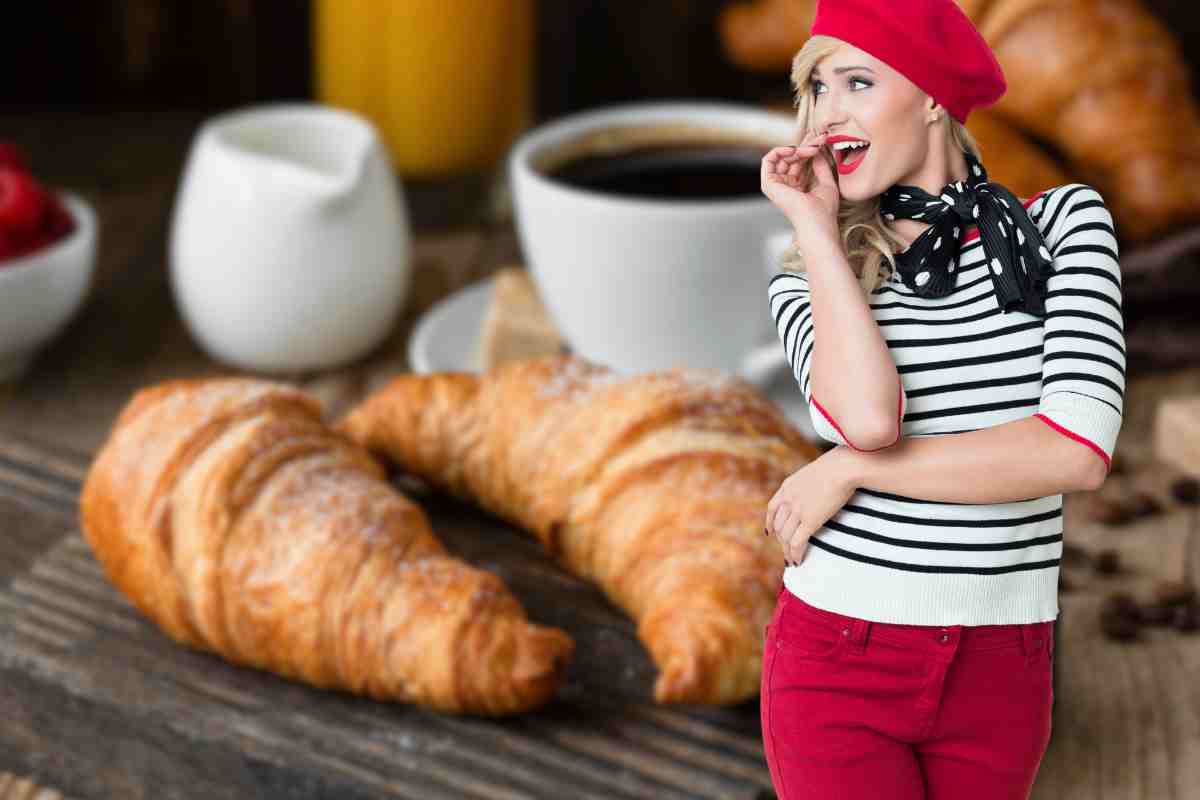Donna francese con colazione