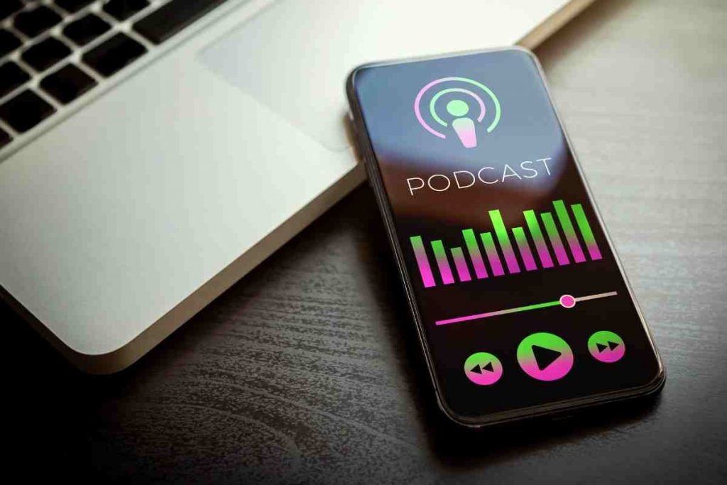 Podcast, ecco quali ascoltare in viaggio