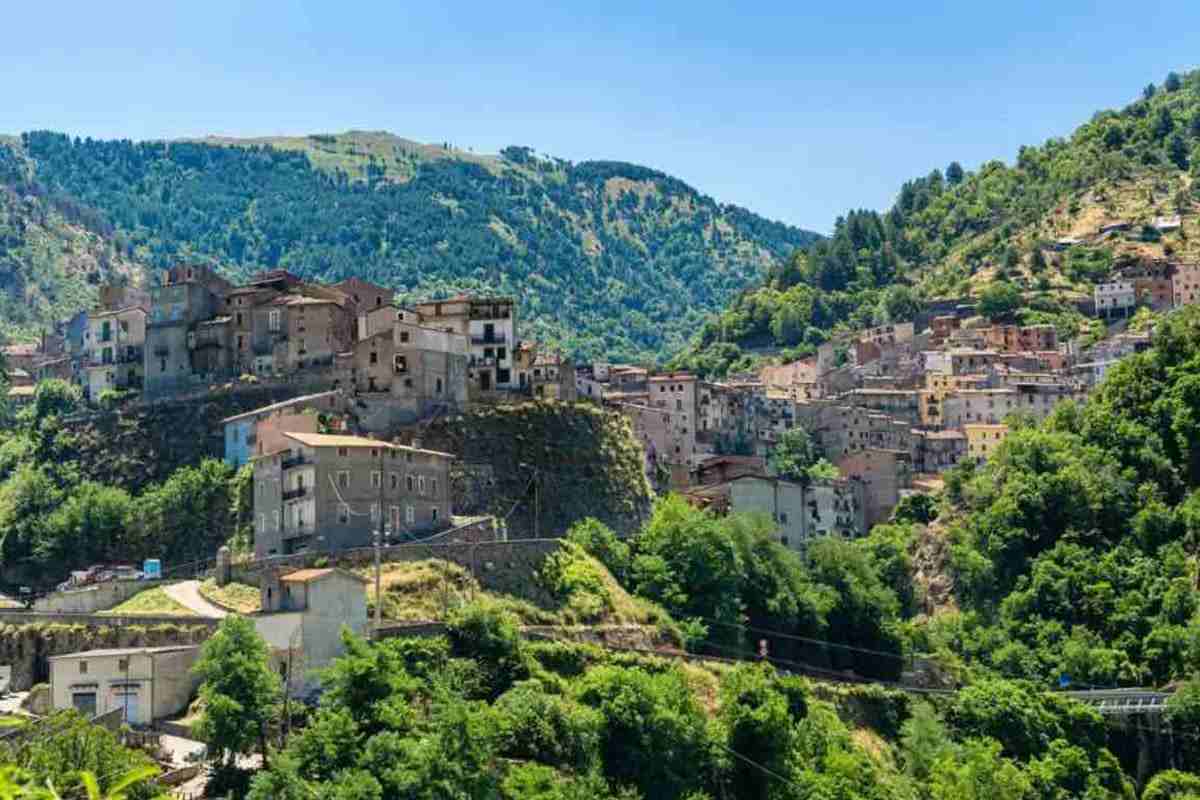 Borgo incantato in Italia