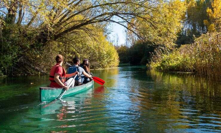 Gita in canoa sul fiume