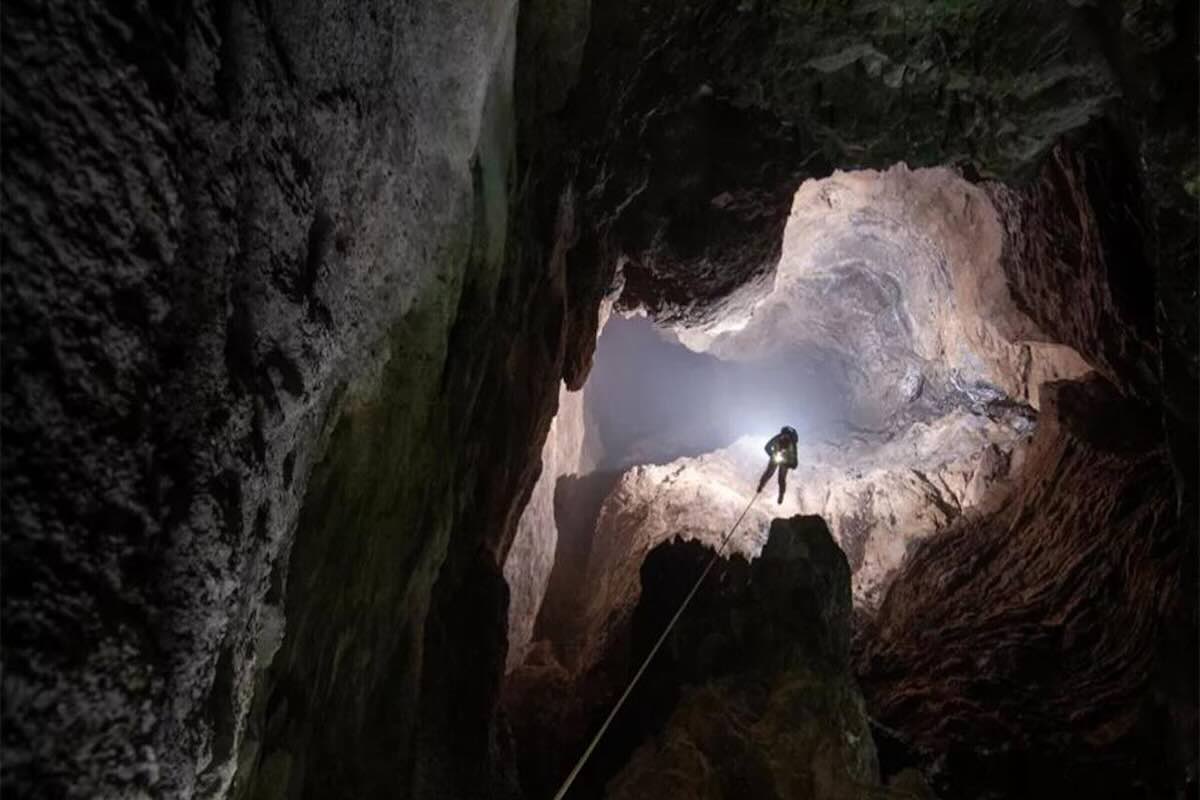 dentro le profondità della terra