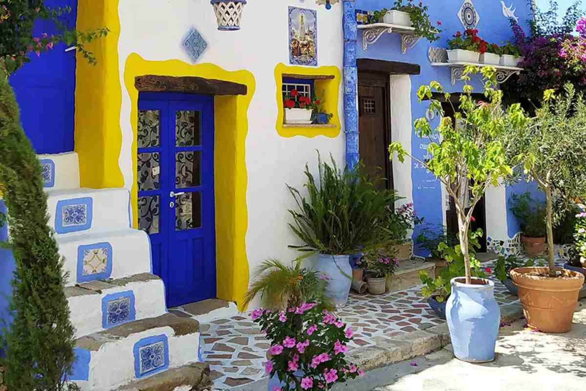 Borgo coloratissimo in Sicilia