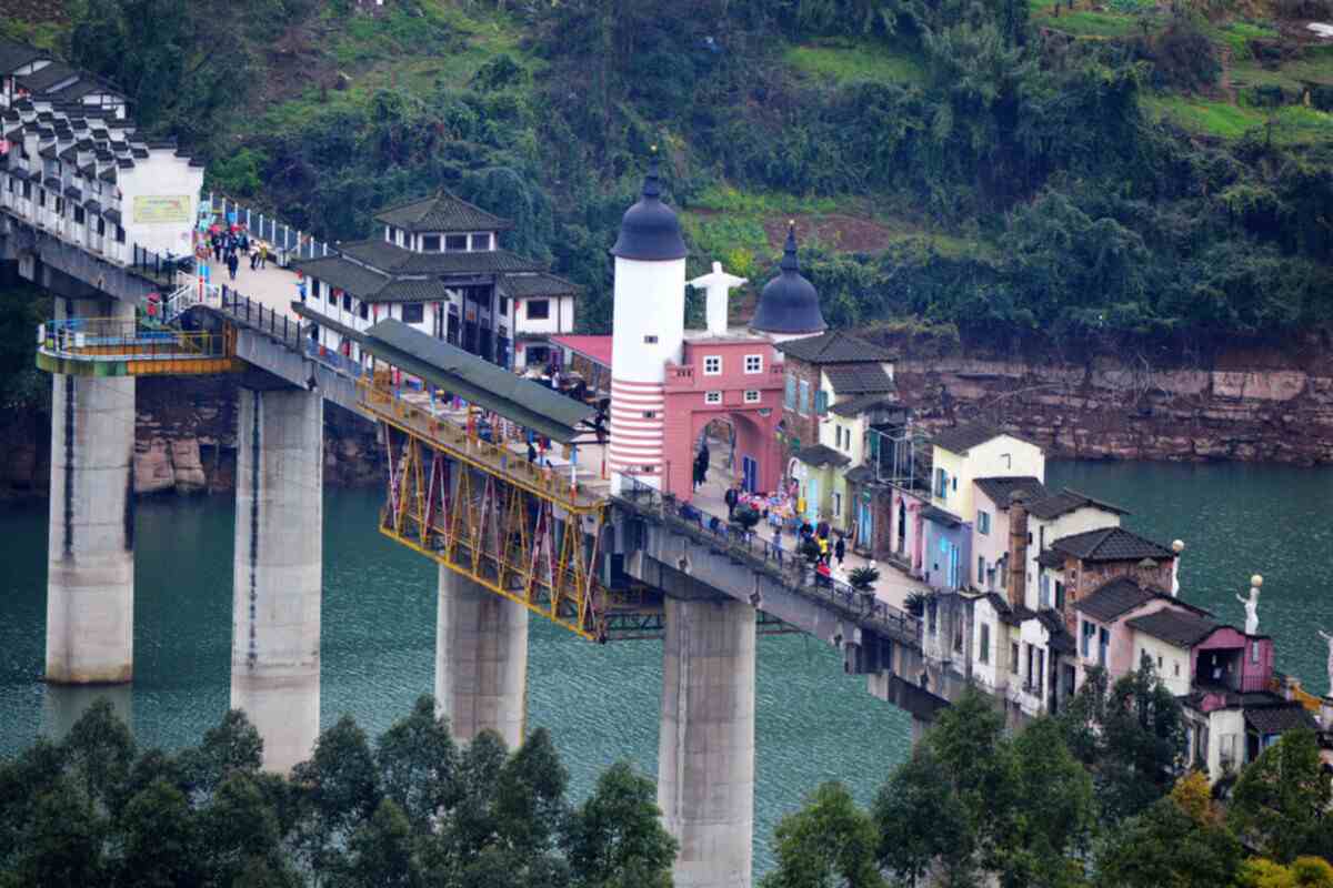 Città costruita su un ponte