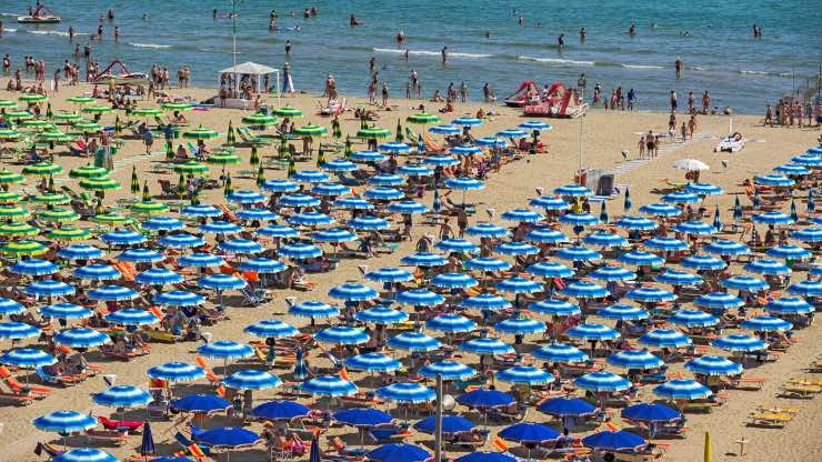 Spiaggia affollata