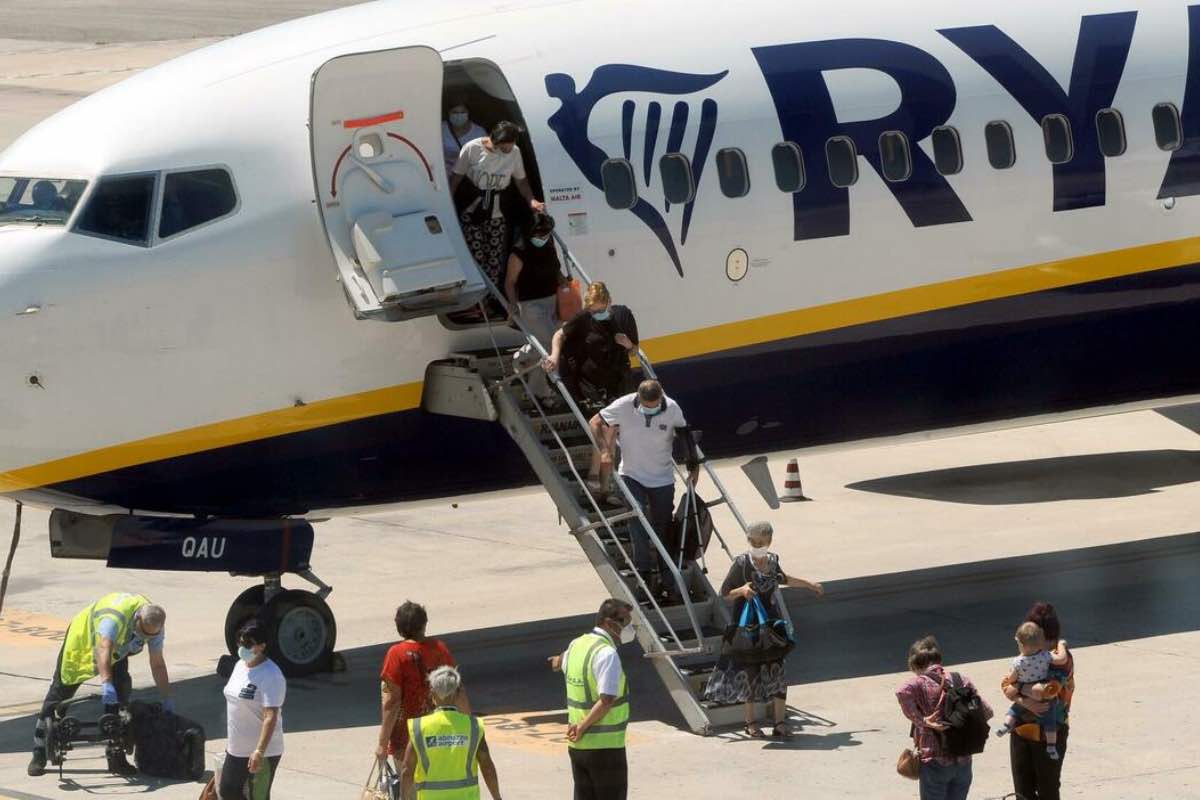 Violenta rissa sul volo Ryanair