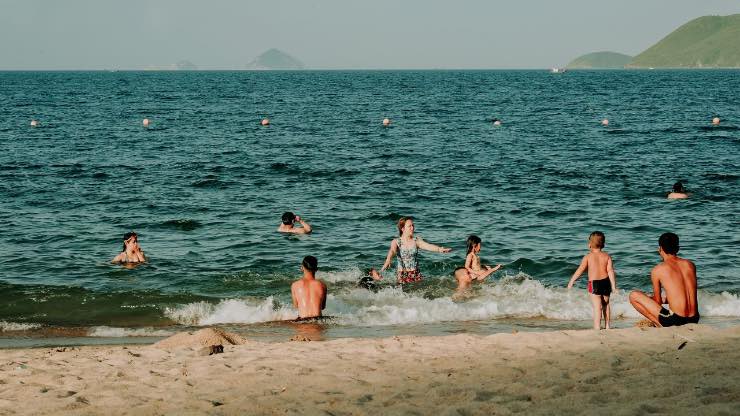 Gente in spiaggia