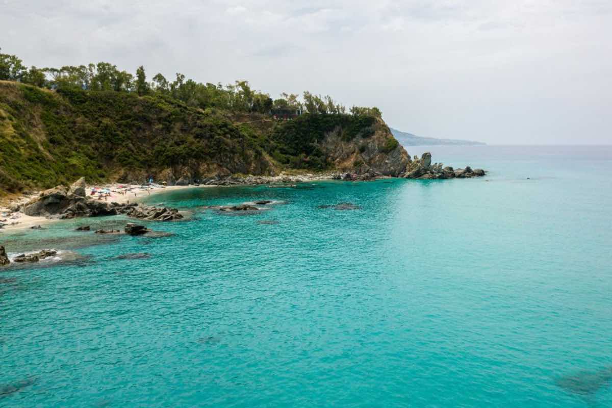 Spiaggia italiana con un mare da sogno