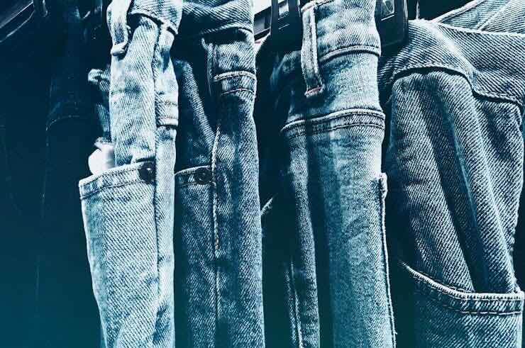 vietato indossare i Jeans